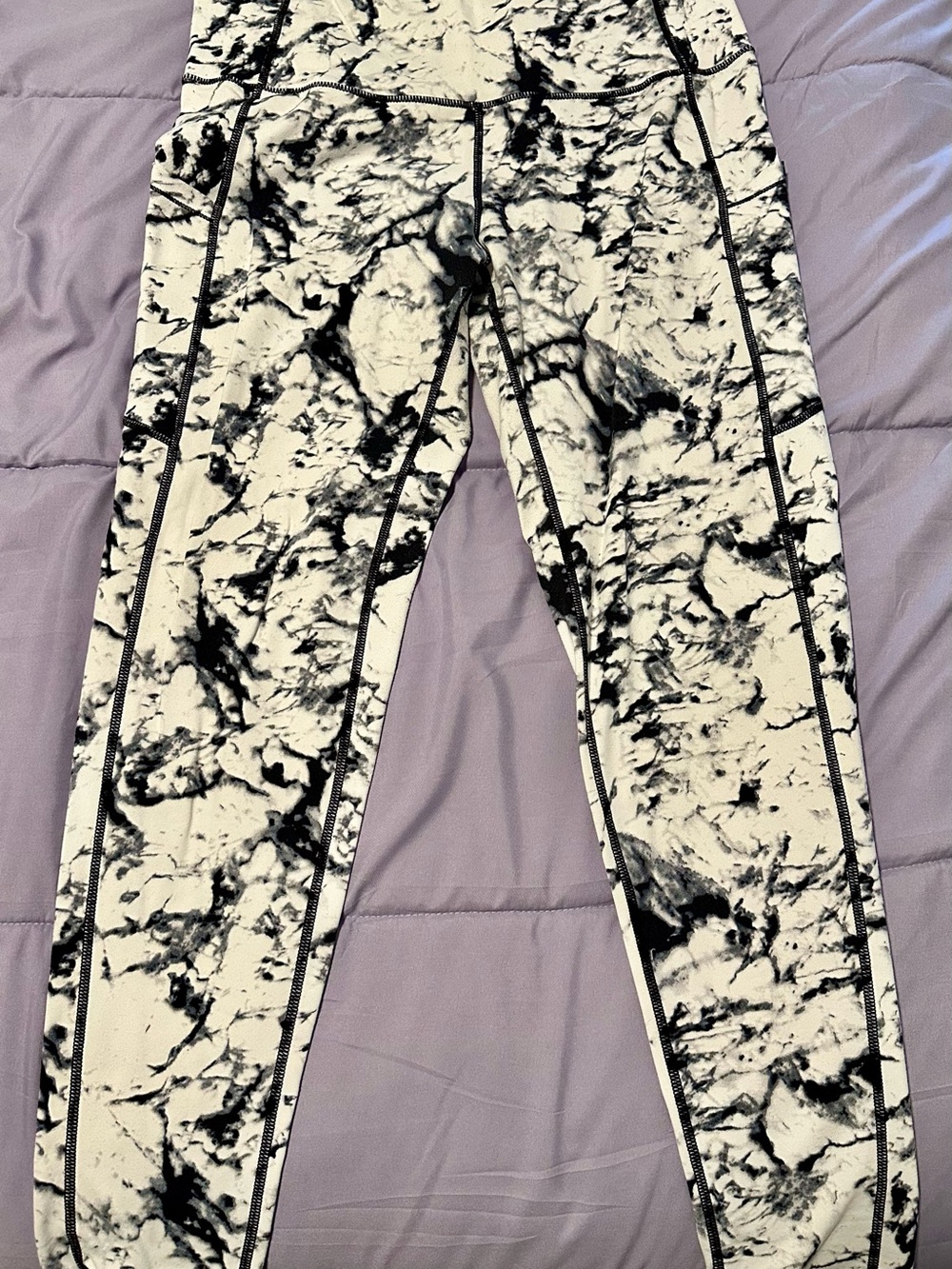 Women's Marble Print Leggings - Black and White
